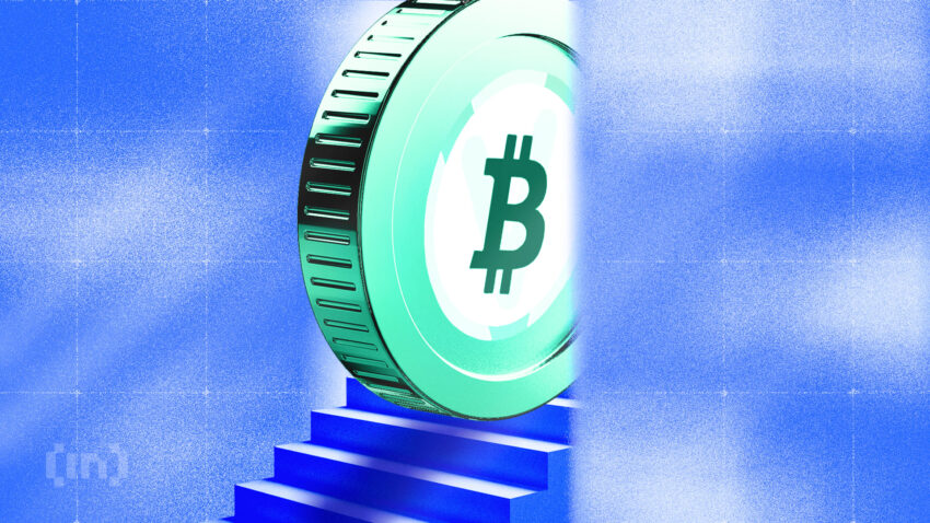 Sentiment ng Bitcoin Holders Hati, Senyales Ba ng Maagang Re-Accumulation Phase?